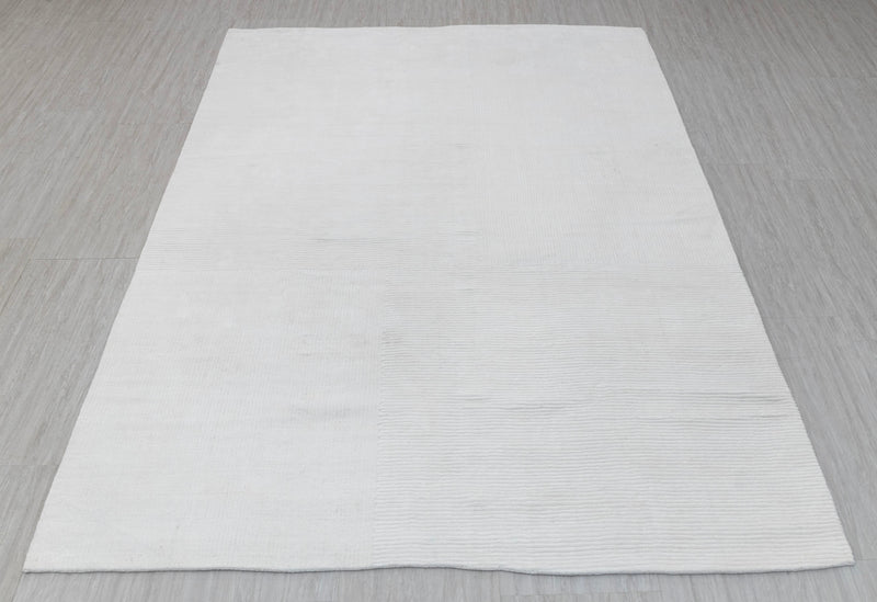 Riley-174, Pet White