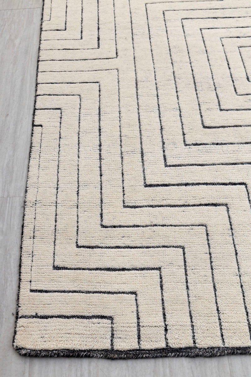 Riley-540, Ivory-Charcoal